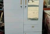 KABATI LA NGUO
