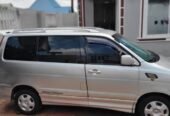 TOYOTA NOAH SR40