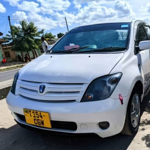 TOYOTA IST