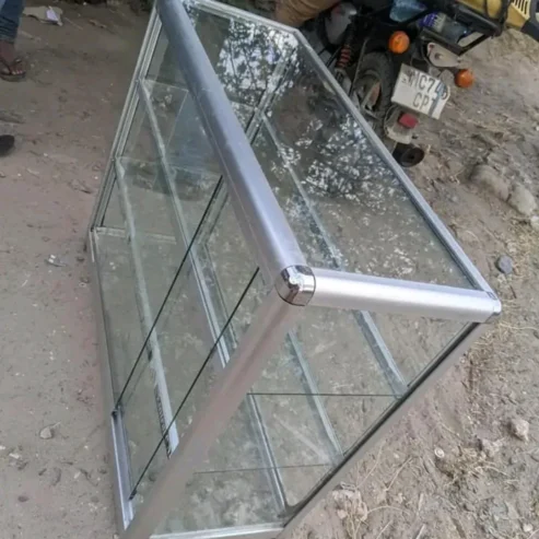 KABATI LA KIOO