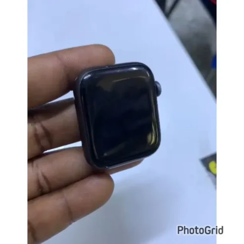 APPLE WATCH SERIES6: Clean