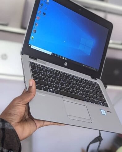 Hp elitebook 820 G3 core i3