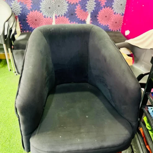 ARMS CHAIR