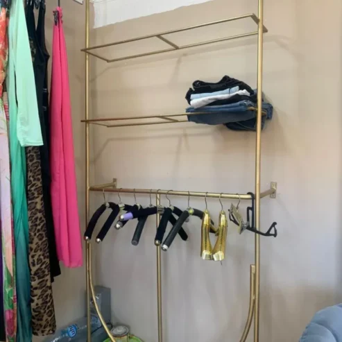SHELF ZA CHUMA NA HENGA ZAKE