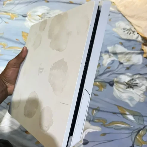 PS 4 SLIM
