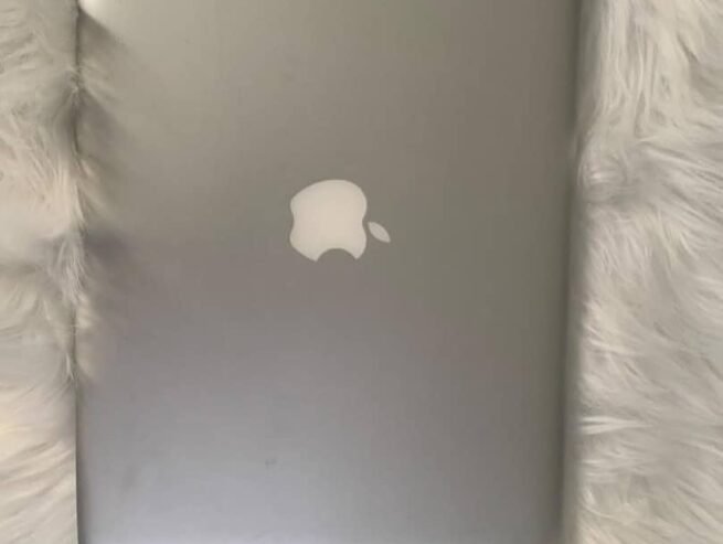 MACBOOK PRO